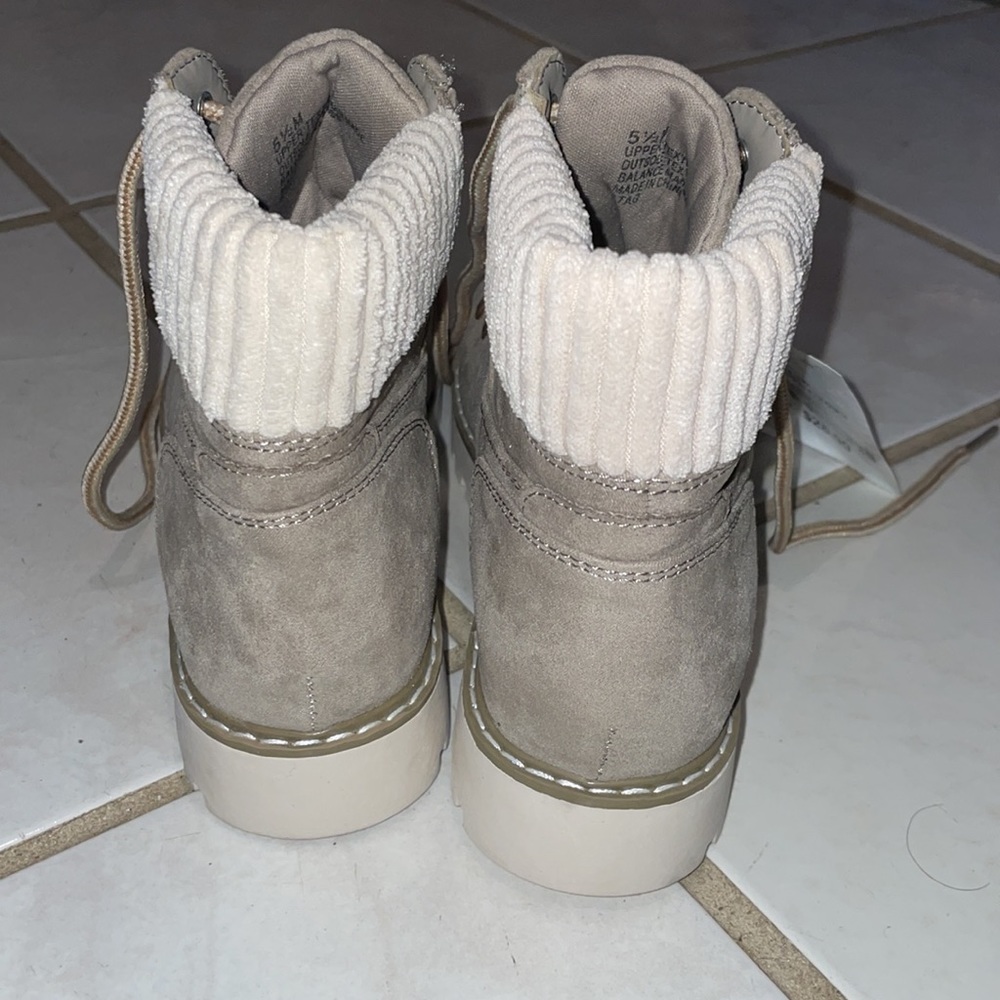 Boots - Picture 2 of 3